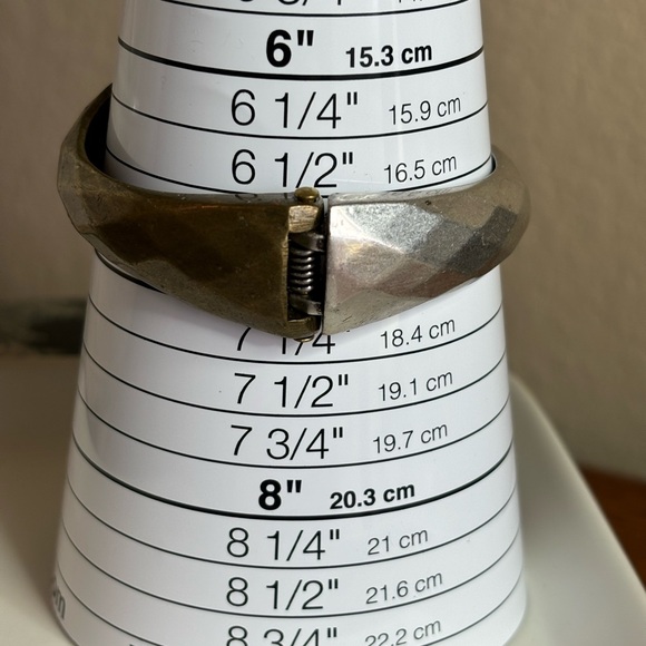 NWOT Premier Designs Hinged Bracelet - Picture 7 of 8